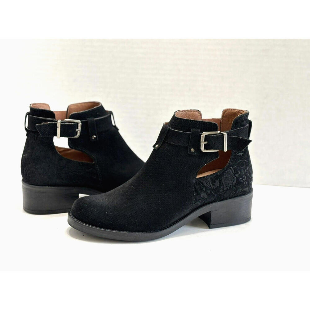 Tara M Keegan Women's Black Leather Ankle Boots Cutout Buckle Embossed Size 7/37